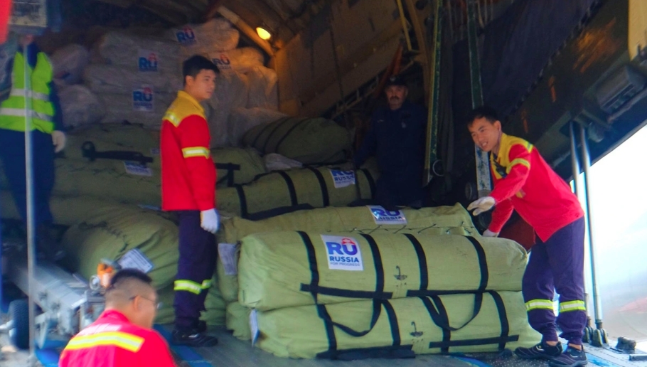 Russia delivers 30 tons of emergency aid to flood-hit Hue city