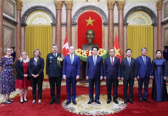 state leader welcomes newly-appointed foreign ambassadors to vietnam picture 2