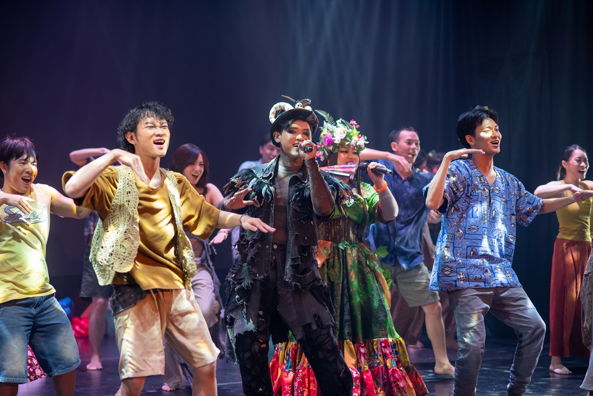 lan dau mot tac pham broadway doat giai tony duoc dung tron ven tai viet nam hinh anh 2