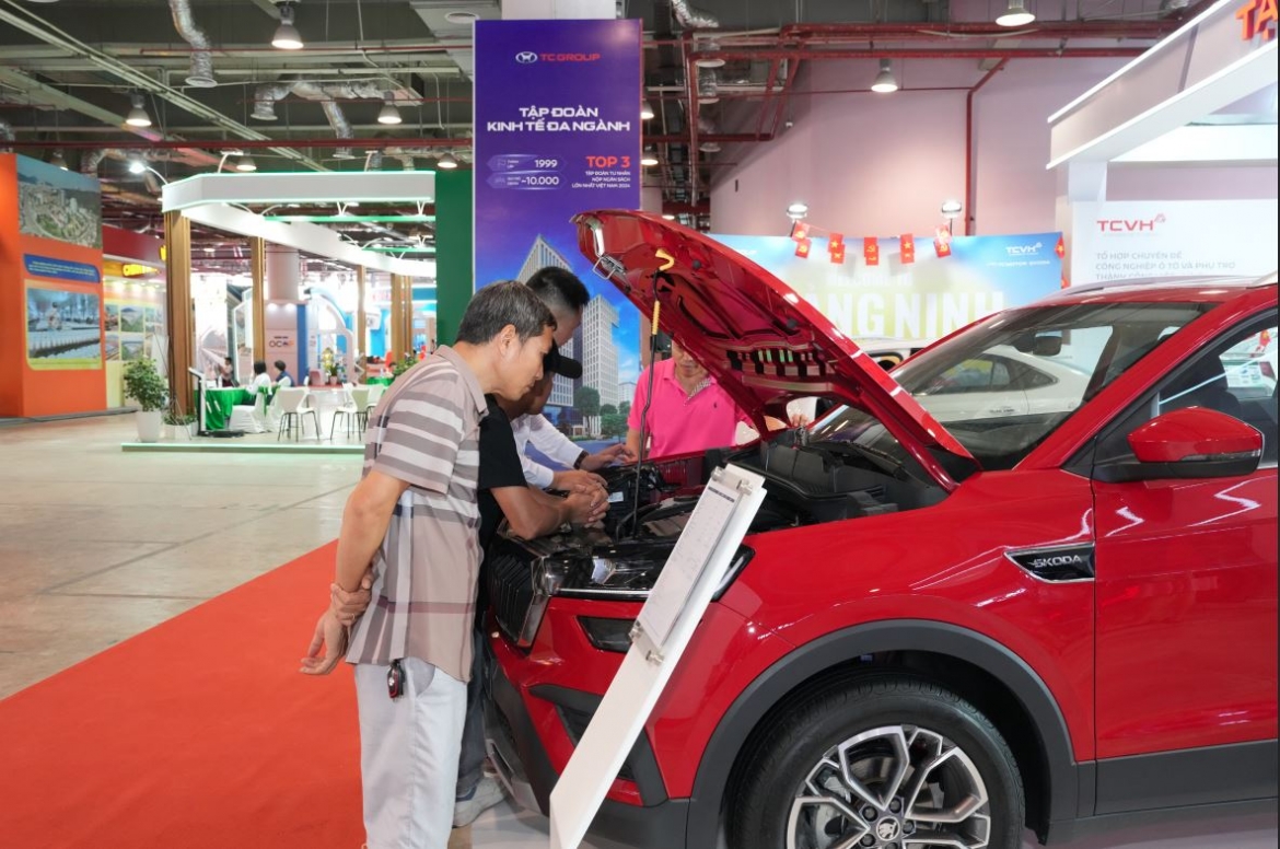 mua xe thang 10 nen chot xe skoda, ben dang, dam chac, dang co nhieu uu dai hinh anh 2