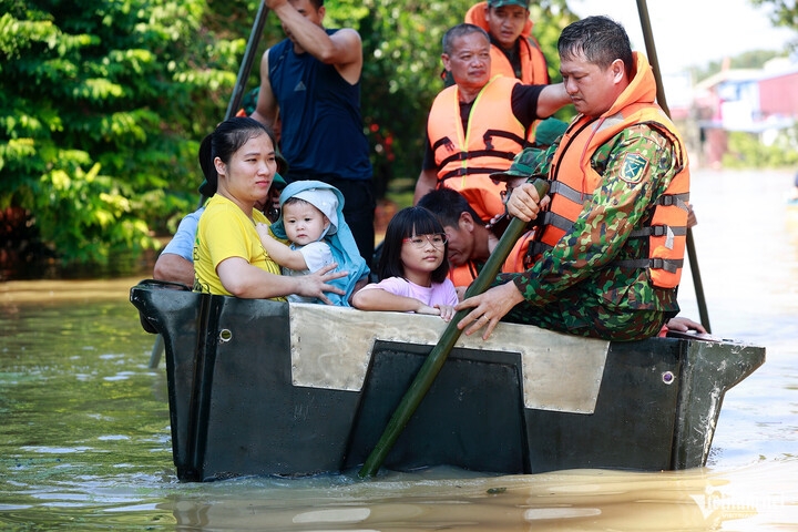 hai cu gia o ha noi len mai nha cau cuu va quyet dinh gap rut cua bi thu thon hinh anh 7