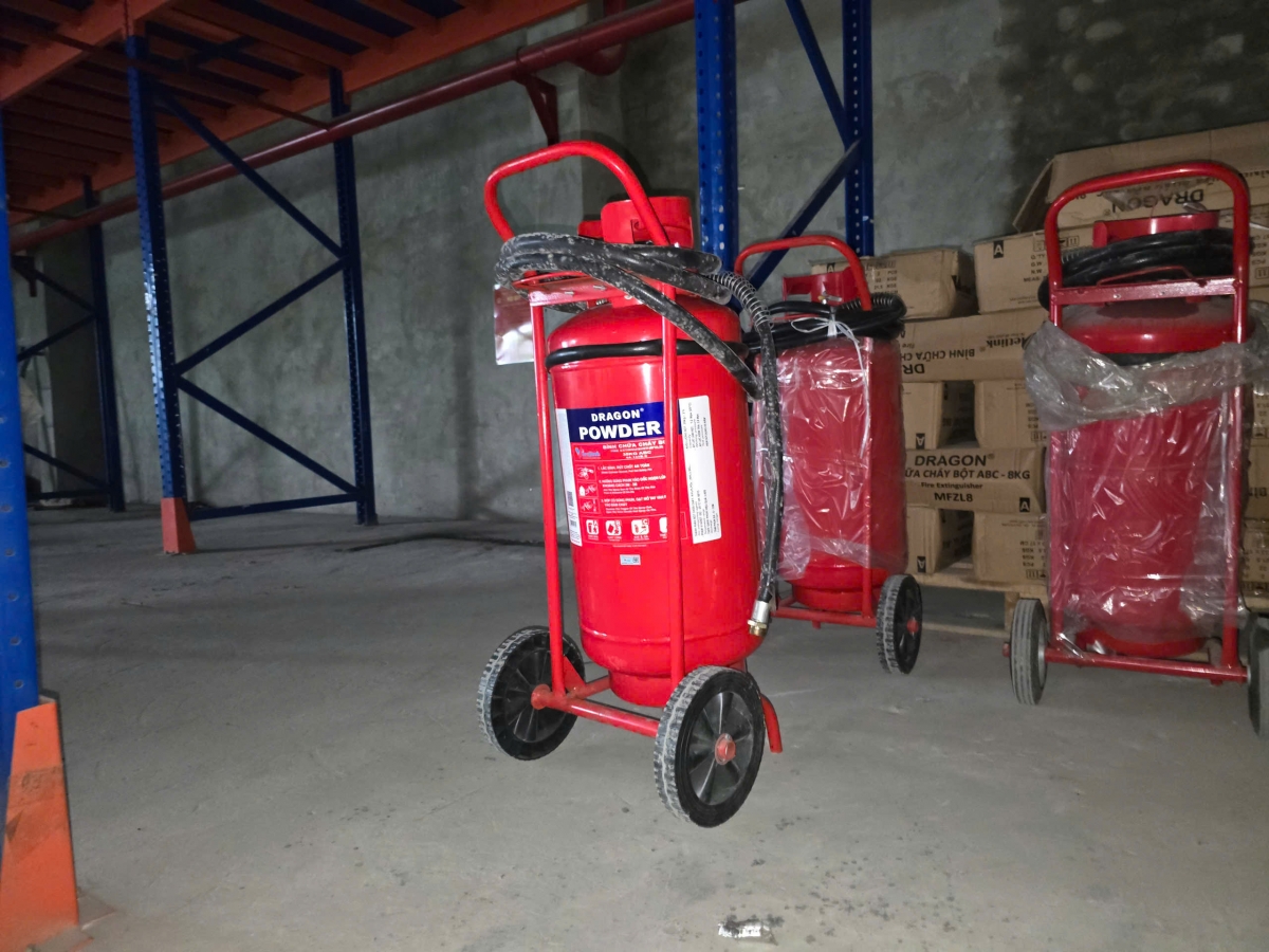 Kiểm tra kho hàng vi phạm