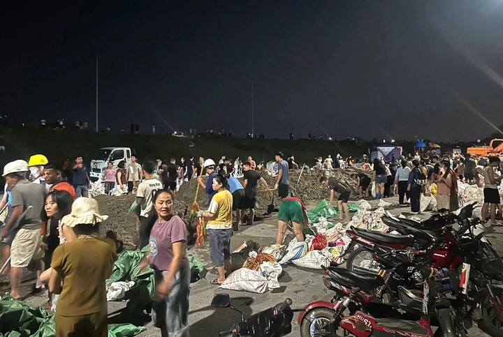 hon 1.000 nguoi trang dem giu de o bac ninh hinh anh 2
