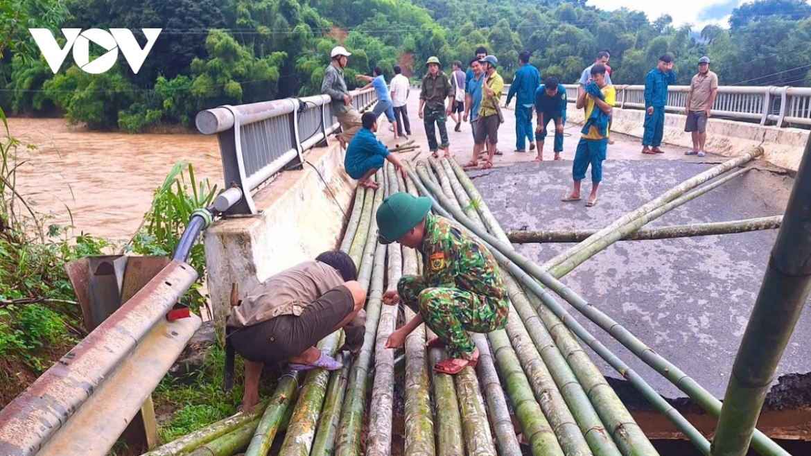 thanh hoa khan truong ho tro nguoi dan vung lu hinh anh 1