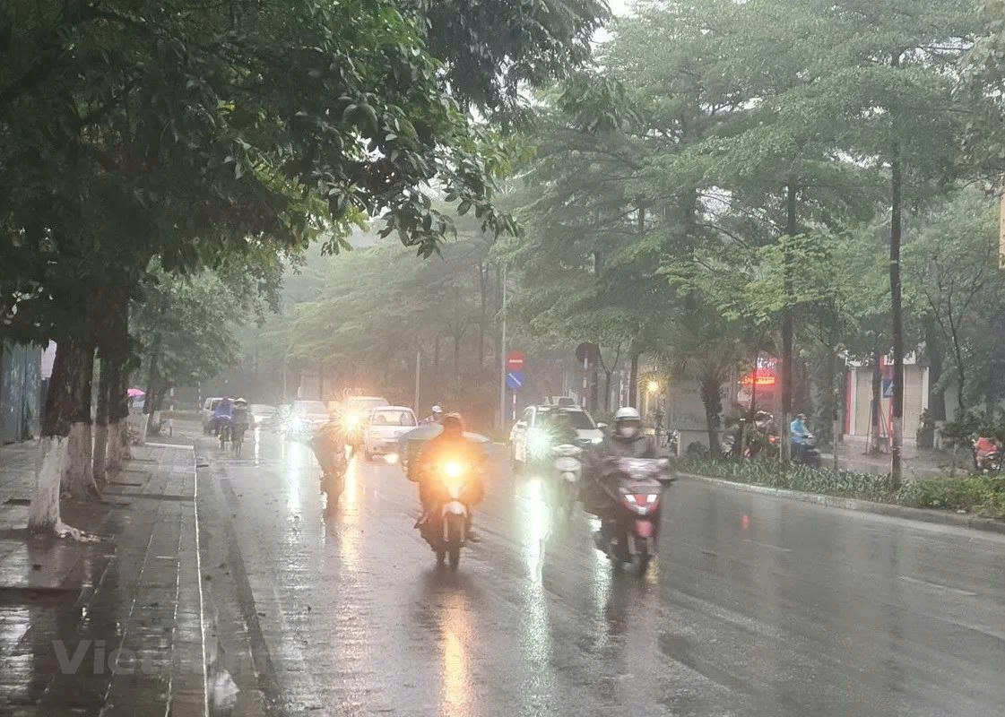 thoi tiet hom nay 15 10 bac bo tiep tuc co mua rao va dong hinh anh 1