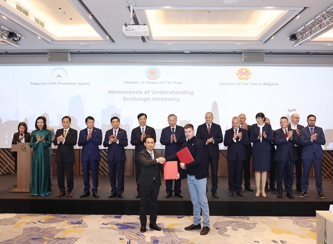 top vietnamese, bulgarian leaders attend business forum in sofia picture 2