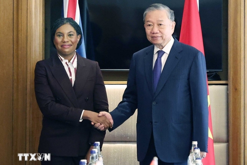 toan canh chuyen tham vuong quoc anh cua tong bi thu to lam va phu nhan hinh anh 18