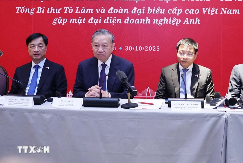 toan canh chuyen tham vuong quoc anh cua tong bi thu to lam va phu nhan hinh anh 17