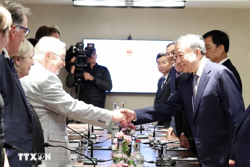 toan canh chuyen tham vuong quoc anh cua tong bi thu to lam va phu nhan hinh anh 8