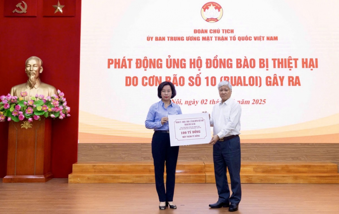 ha noi ung ho 100 ty dong giup dong bao cac tinh khac phuc hau qua con bao so 10 hinh anh 1
