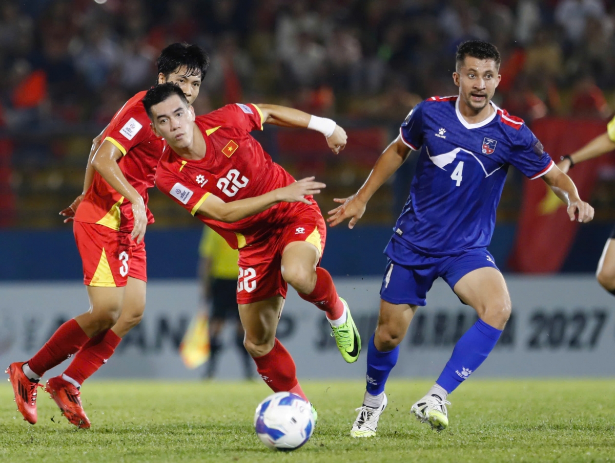 Đội hình dự kiến ĐT Việt Nam vs Nepal: HLV Kim Sang Sik tung bài tủ; Đặng Văn Lâm bị gạch tên?
