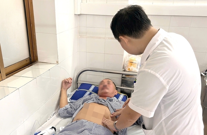 phat hien mac hai loai ung thu cung luc khi lien tuc bi dau quanh ron hinh anh 1