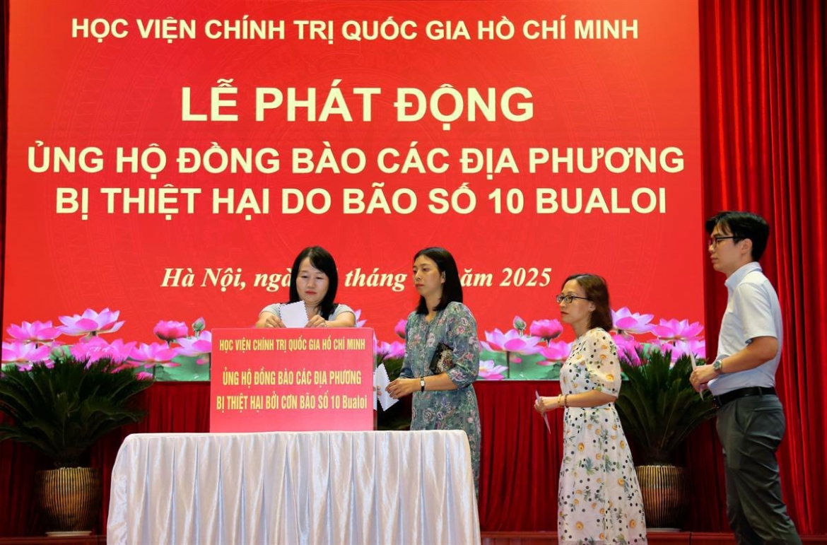 hoc vien chinh tri quoc gia ho chi minh quyen gop ung ho dong bao vung bao lu hinh anh 2