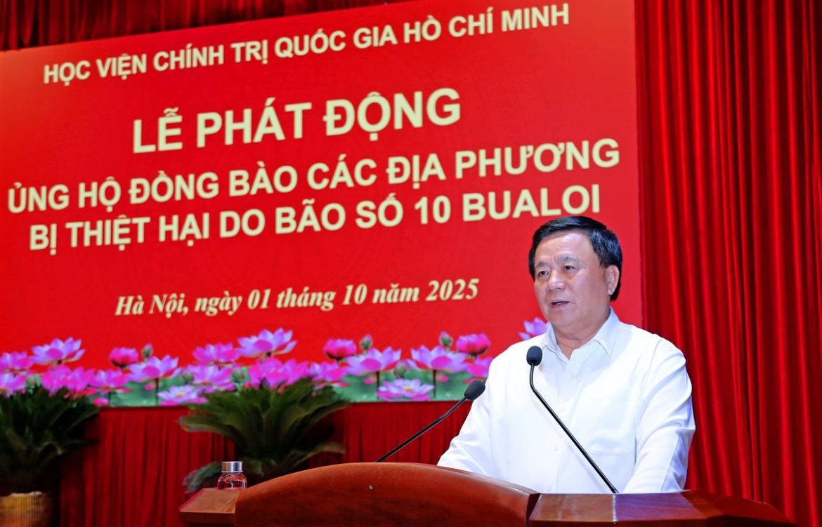 hoc vien chinh tri quoc gia ho chi minh quyen gop ung ho dong bao vung bao lu hinh anh 1