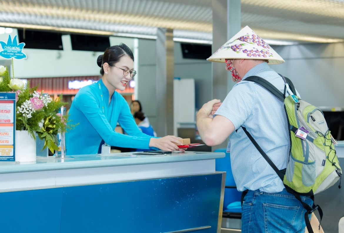 tang truong an tuong, vietnam airlines bao lai hon 7.000 ty dong trong 9 thang hinh anh 2