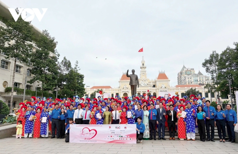 50 worker couples join mass wedding in hcm city after years of waiting picture 2 50 worker couples join mass wedding in hcm city after years of waiting picture 2