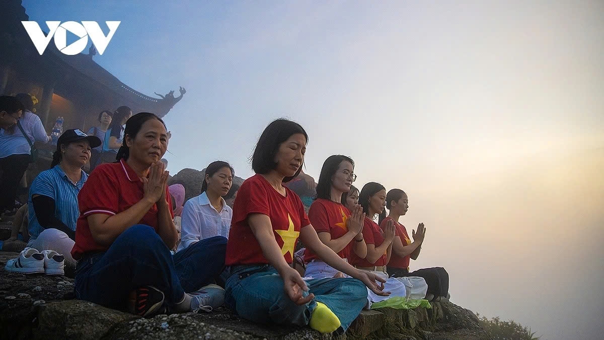 a journey to sacred yen tu mountain peak picture 3 a journey to sacred yen tu mountain peak picture 3