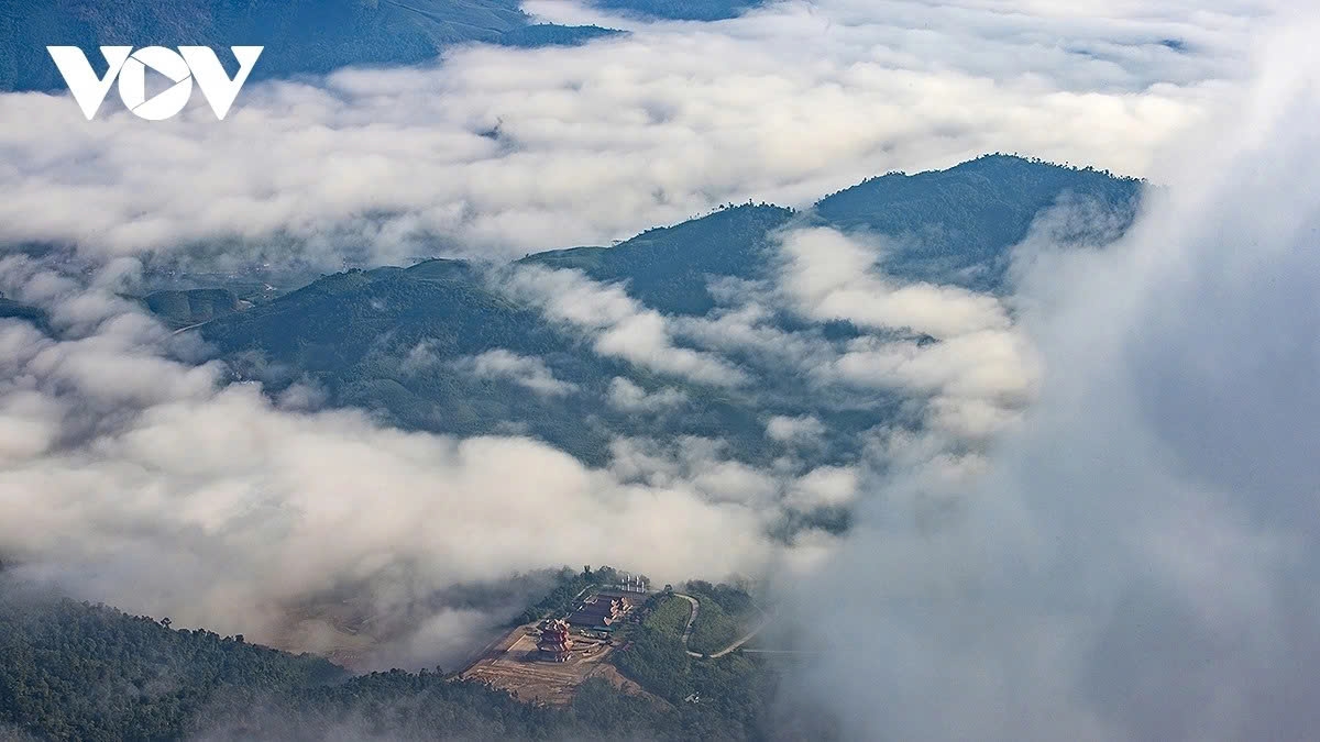 a journey to sacred yen tu mountain peak picture 7 a journey to sacred yen tu mountain peak picture 7