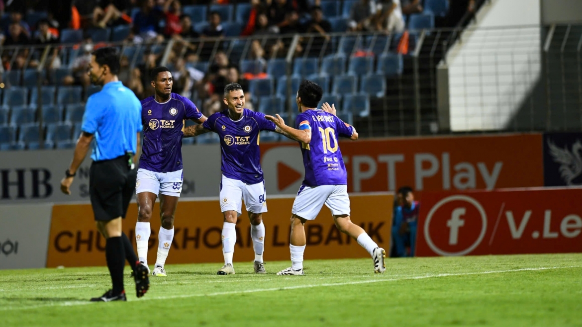 ket qua bong da v-league toi 1-10 ha noi fc co 3 diem dau tien tren san khach hinh anh 4