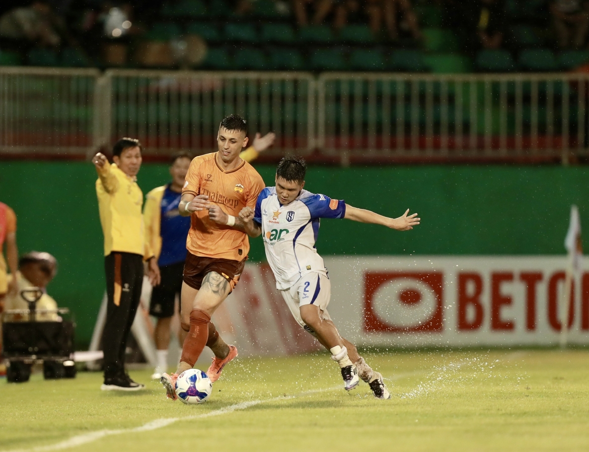 ket qua vong 6 v-league 2025 2026 hagl danh roi chien thang truoc slna hinh anh 9
