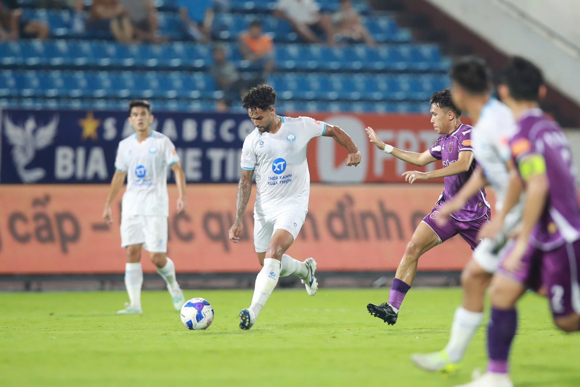 ket qua vong 7 v-league 2025 2026 nam Dinh thua tp.hcm, cahn bi slna cam hoa hinh anh 37