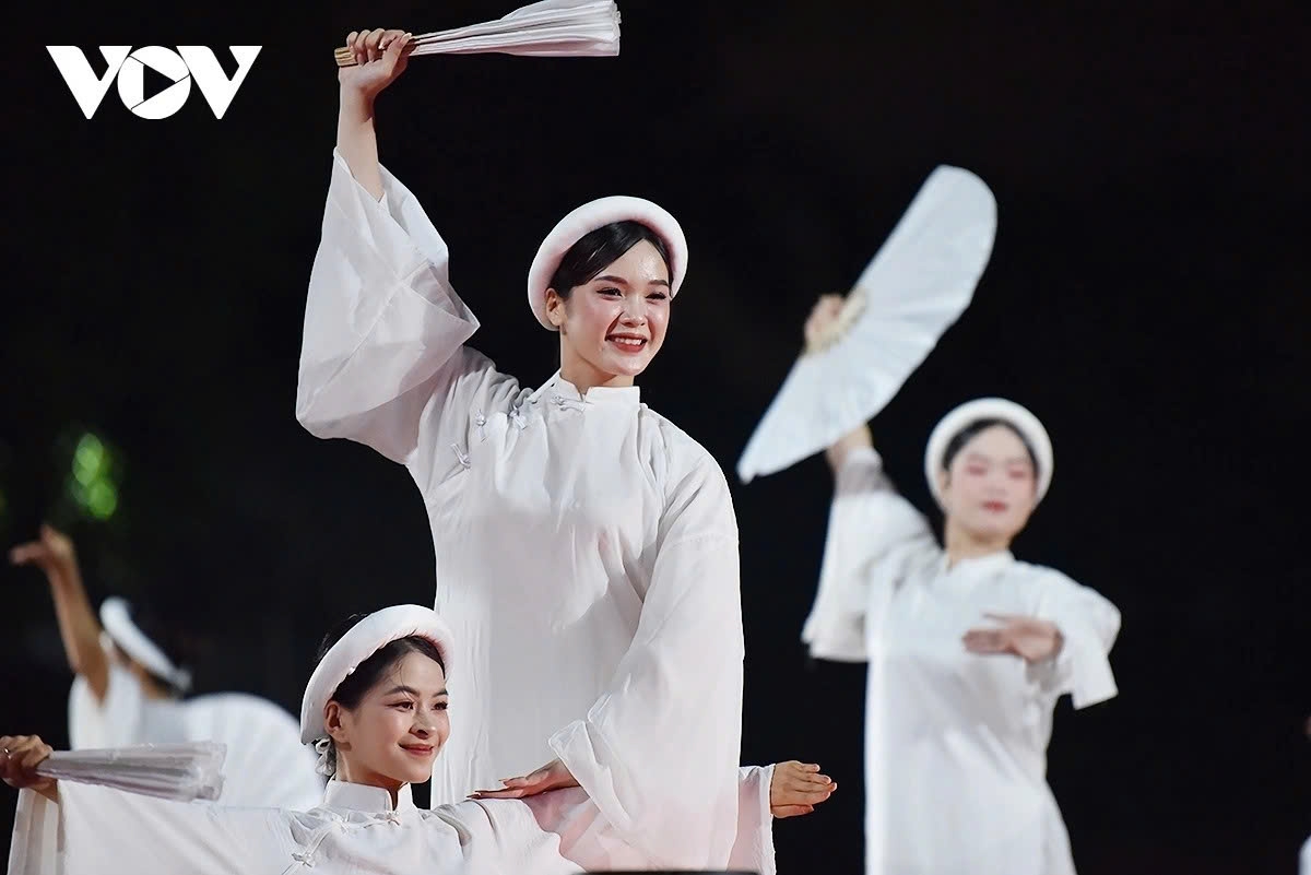 thang long hanoi festival 2025 opens in spectacular style picture 11