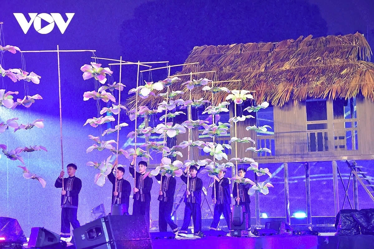 thang long hanoi festival 2025 opens in spectacular style picture 14