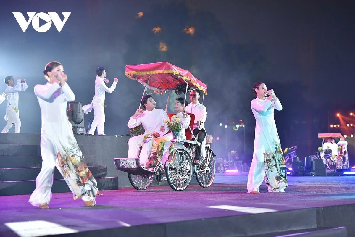 thang long hanoi festival 2025 opens in spectacular style picture 15