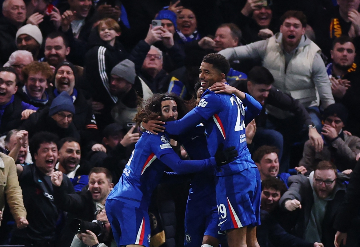 chelsea thang dam barcelona du 3 lan bi tu choi ban thang hinh anh 30
