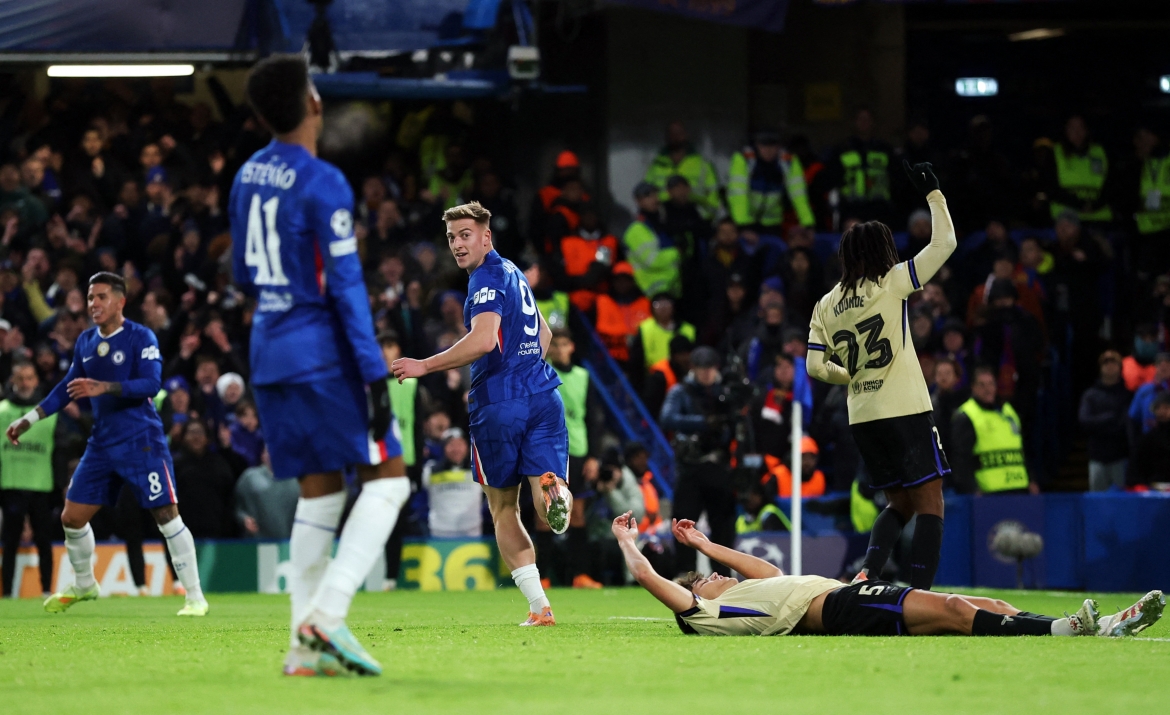 chelsea thang dam barcelona du 3 lan bi tu choi ban thang hinh anh 35