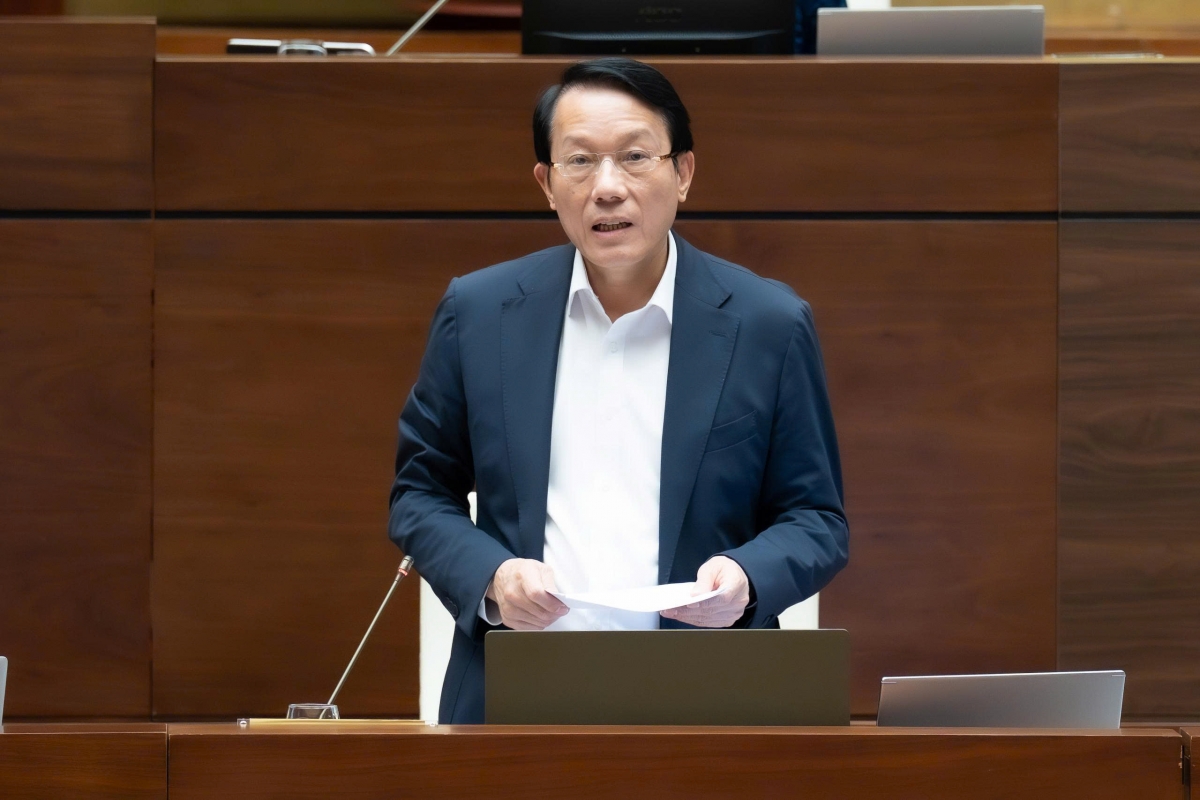 Bộ trưởng Công an giới thiệu trước Quốc hội thiết bị giám sát người nghiện ma túy