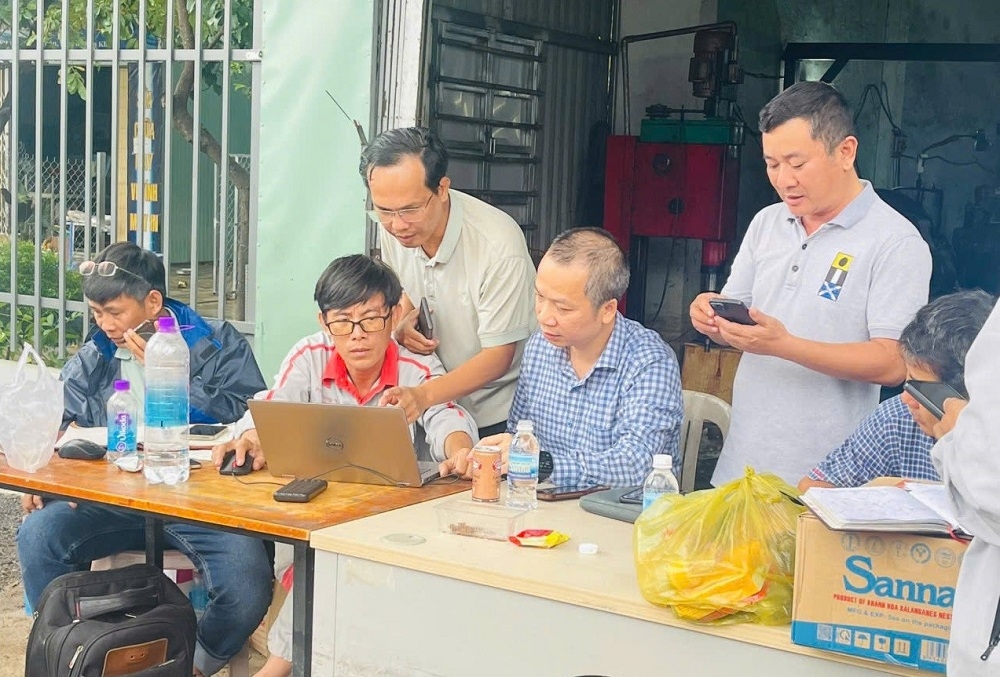 viettel dong hanh voi nguoi dan vung thien tai hinh anh 2