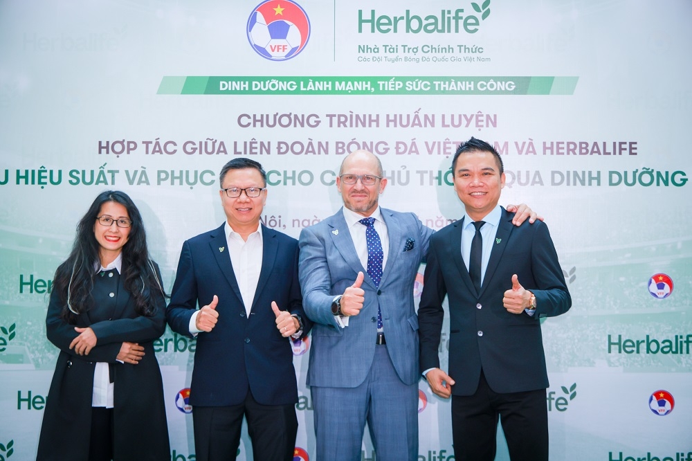 Herbalife Việt Nam cùng Liên đoàn Bóng đá Việt Nam tổ chức đào tạo dinh dưỡng