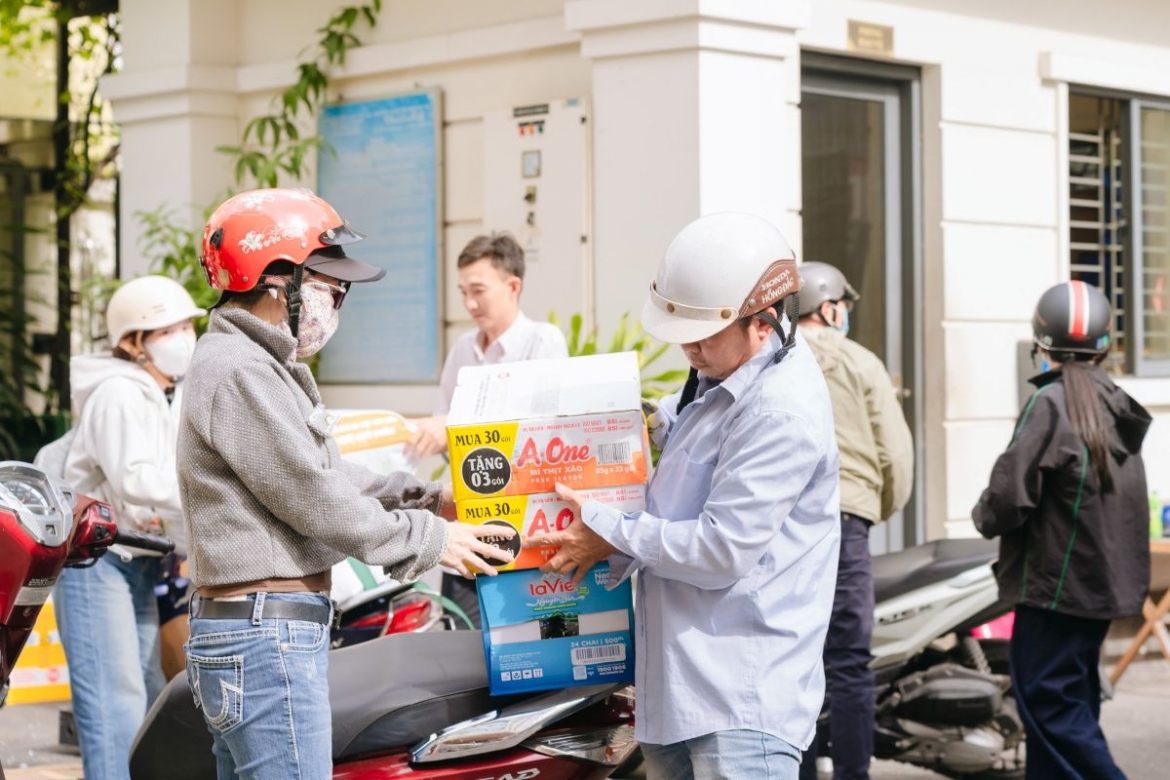 211 tan hang hoa, 12.000 suat an moi ngay tiep suc nguoi dan khanh hoa hinh anh 7