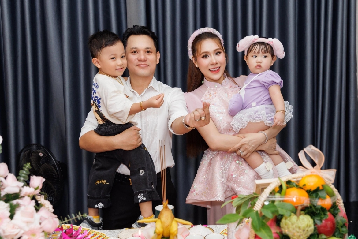 sao viet 12 11 tieu tam lan phuong khoe anh than thiet voi phuong oanh hinh anh 8
