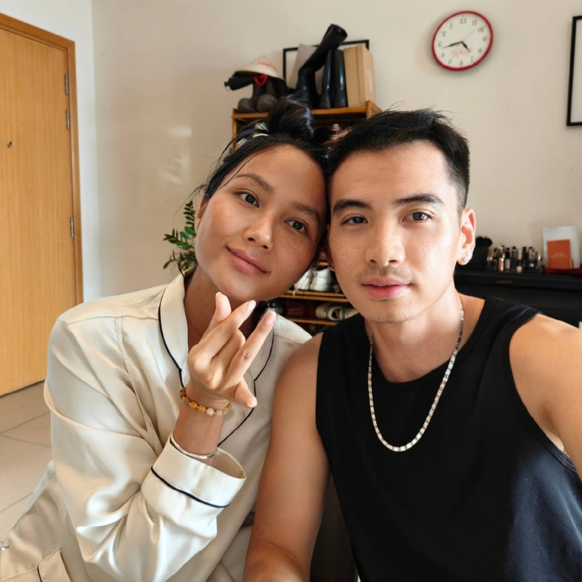 sao viet 2 11 tuan hung huy show chau Au, ve viet nam ngay vi me benh nang hinh anh 7
