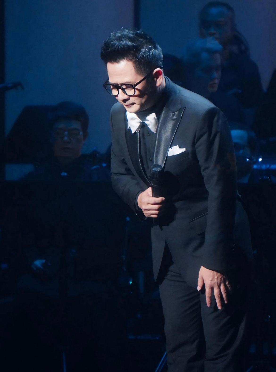bang kieu xin loi sau status gay tranh cai lien quan den g-dragon hinh anh 1