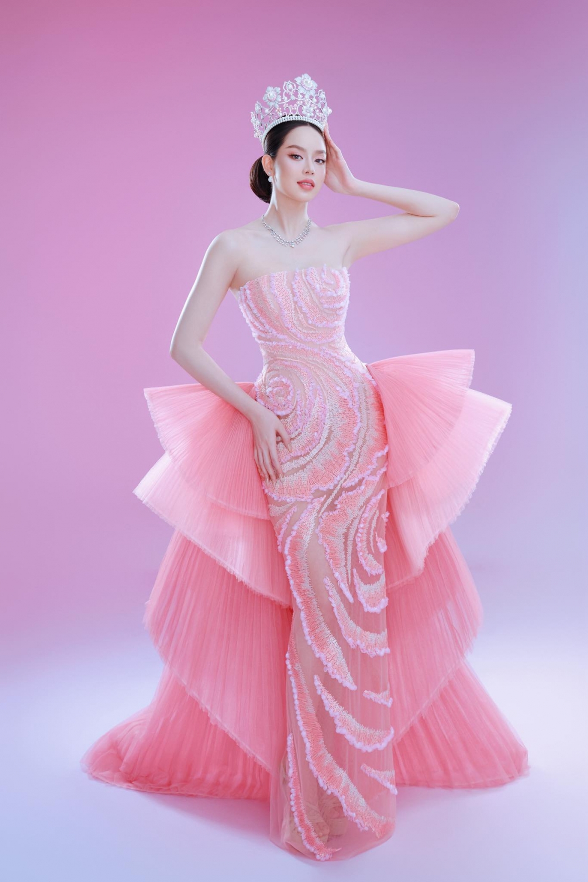 sao viet 23 11 le thu trang sinh con dau long hinh anh 2