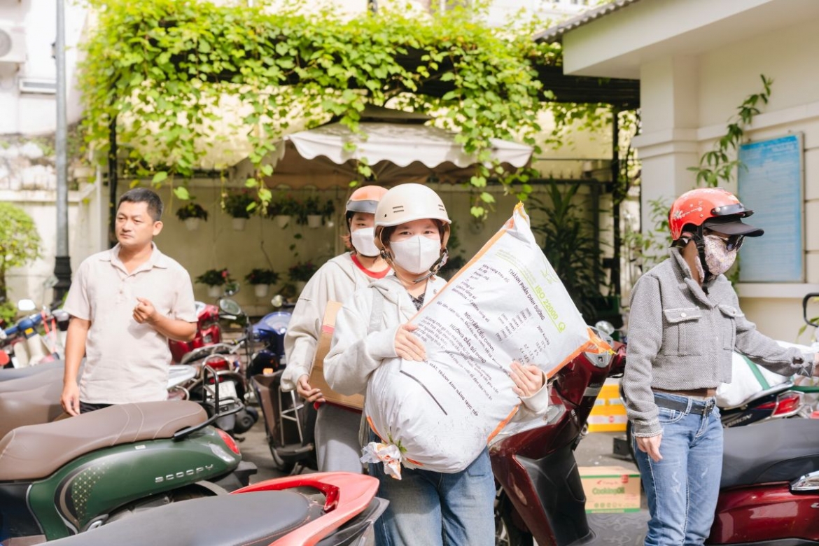 211 tan hang hoa, 12.000 suat an moi ngay tiep suc nguoi dan khanh hoa hinh anh 5