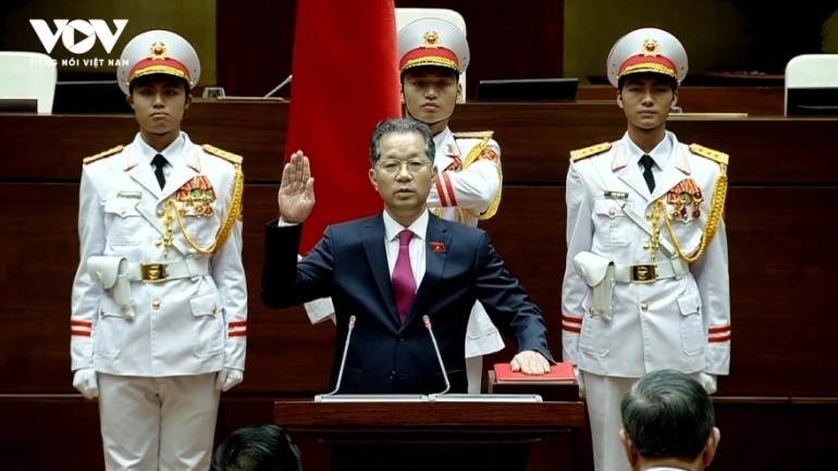 chief justice of supreme people s court nguyen van quang takes oath of office picture 1