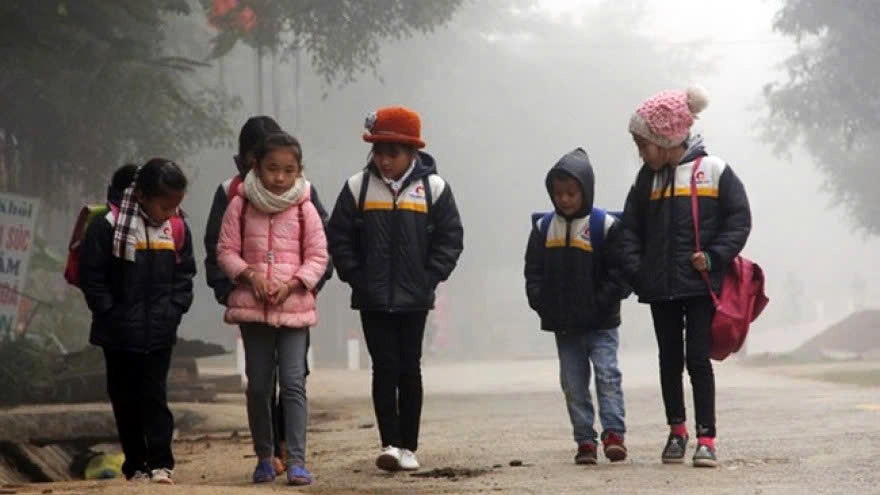 cold air causes chilly weather in northern vietnam picture 1