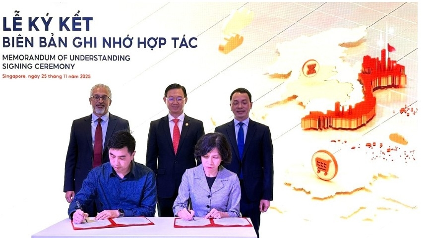 vietnam boosts e-commerce and global digital trade picture 1