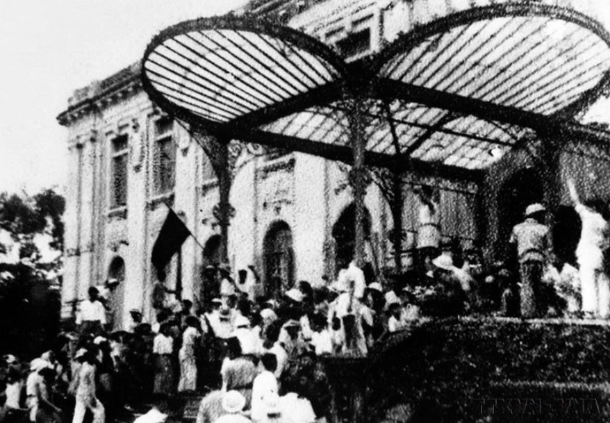 russian october revolution opens a window into vietnam picture 1