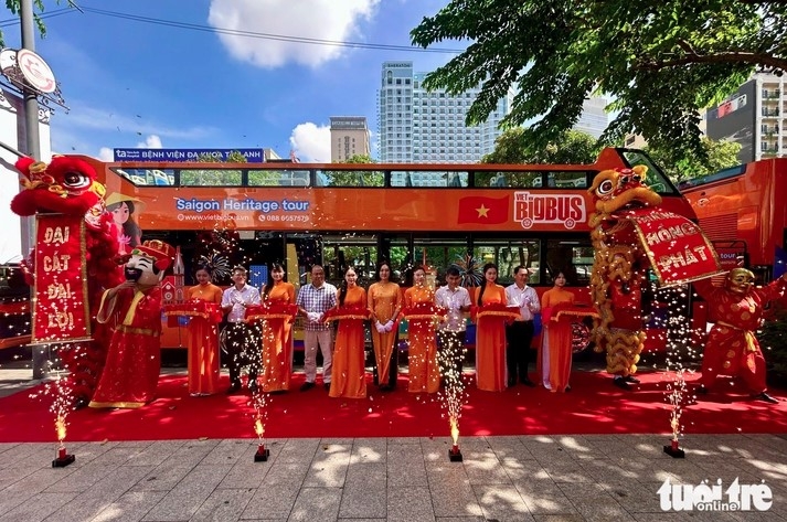 new double-decker bus route highlights saigon s cultural heritage picture 1