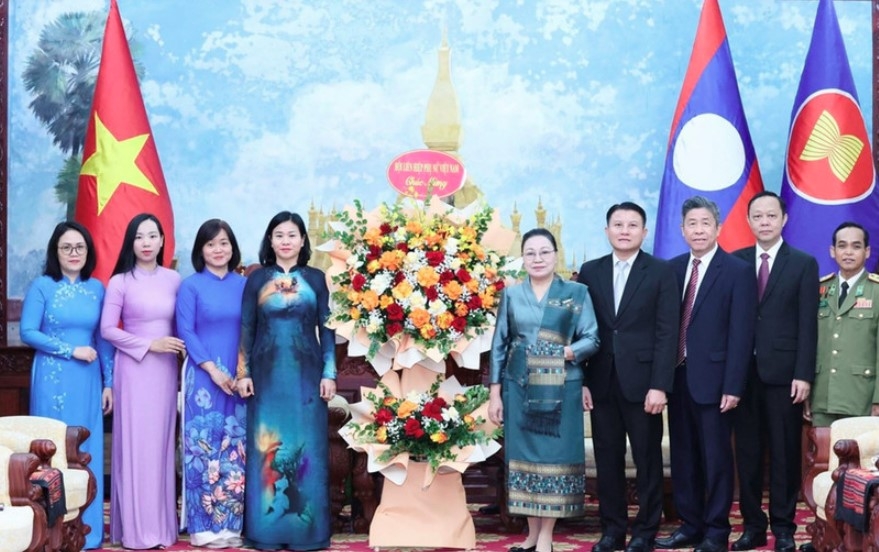 vietnam women s union congratulates laos on 50th national day picture 1