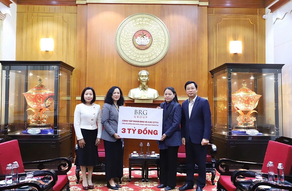 Tập đoàn BRG và SeABank trao 5 tỷ đồng ủng hộ đồng bào khắc phục hậu quả thiên tai
