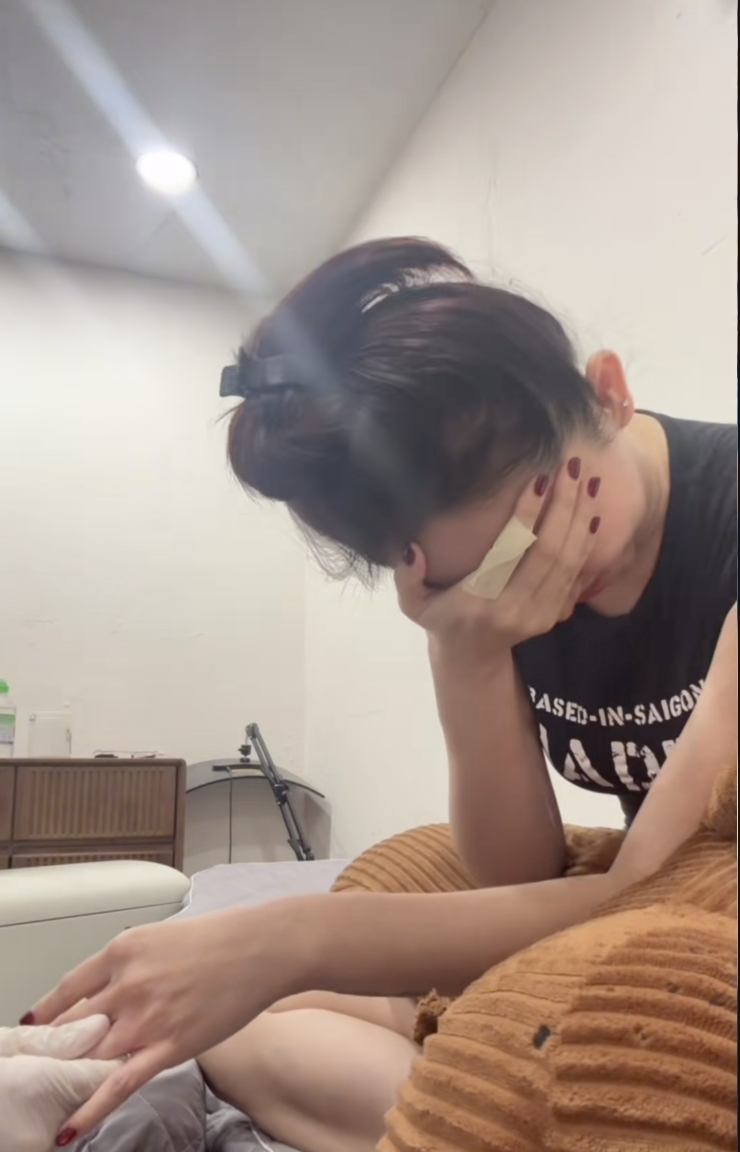 sao viet 29 11 hoa hau huong giang tinh tu ben ban trai hinh anh 6