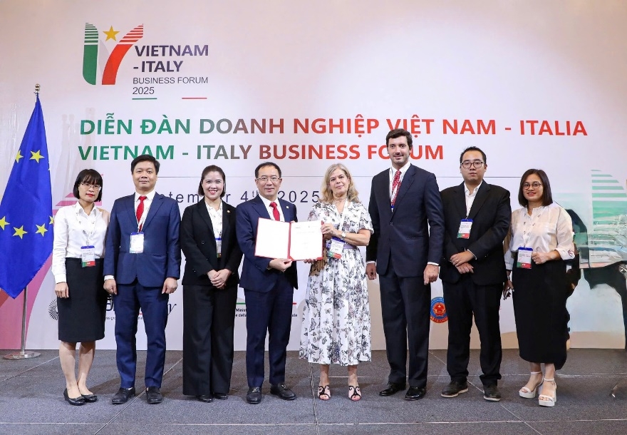 nang cao nang luc canh tranh va vi the, uy tin quoc te cua agribank hinh anh 3