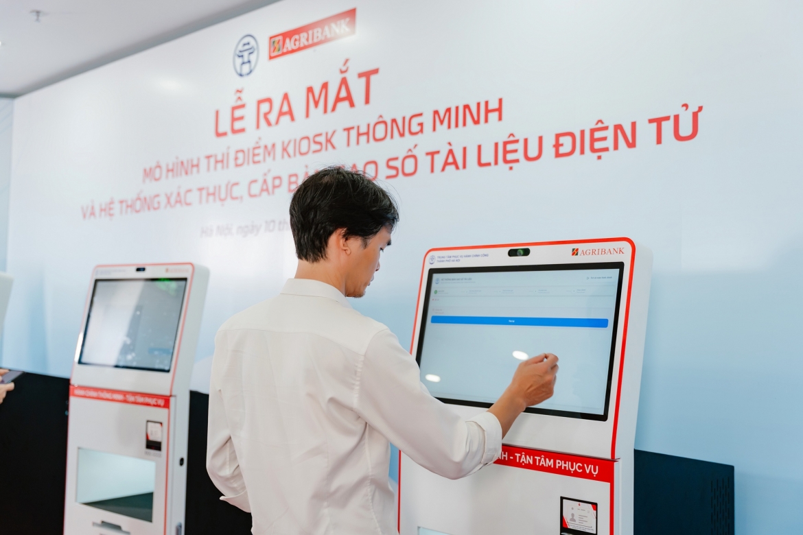 agribank tai tro kiosk thong minh - buoc tien moi trong cai cach hanh chinh hinh anh 9