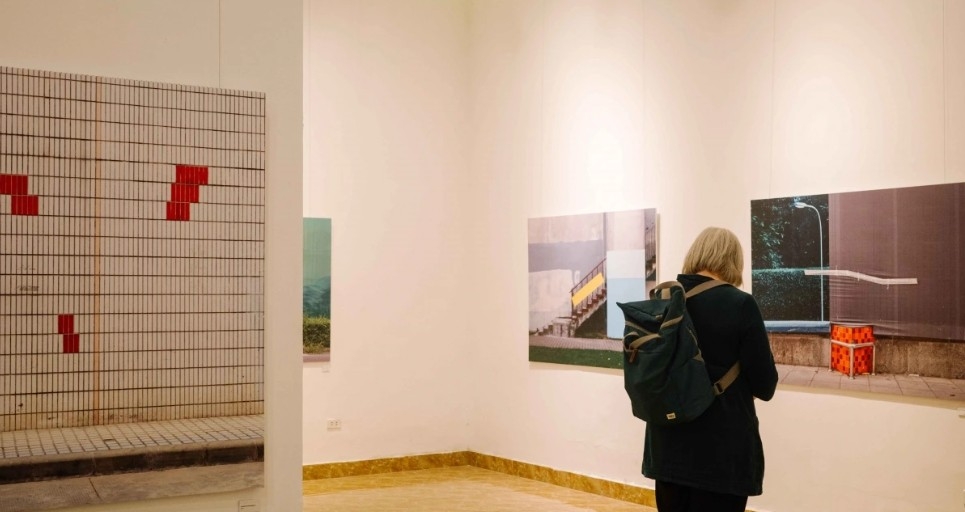 belgian photographer opens first solo show the state of things in hanoi picture 7